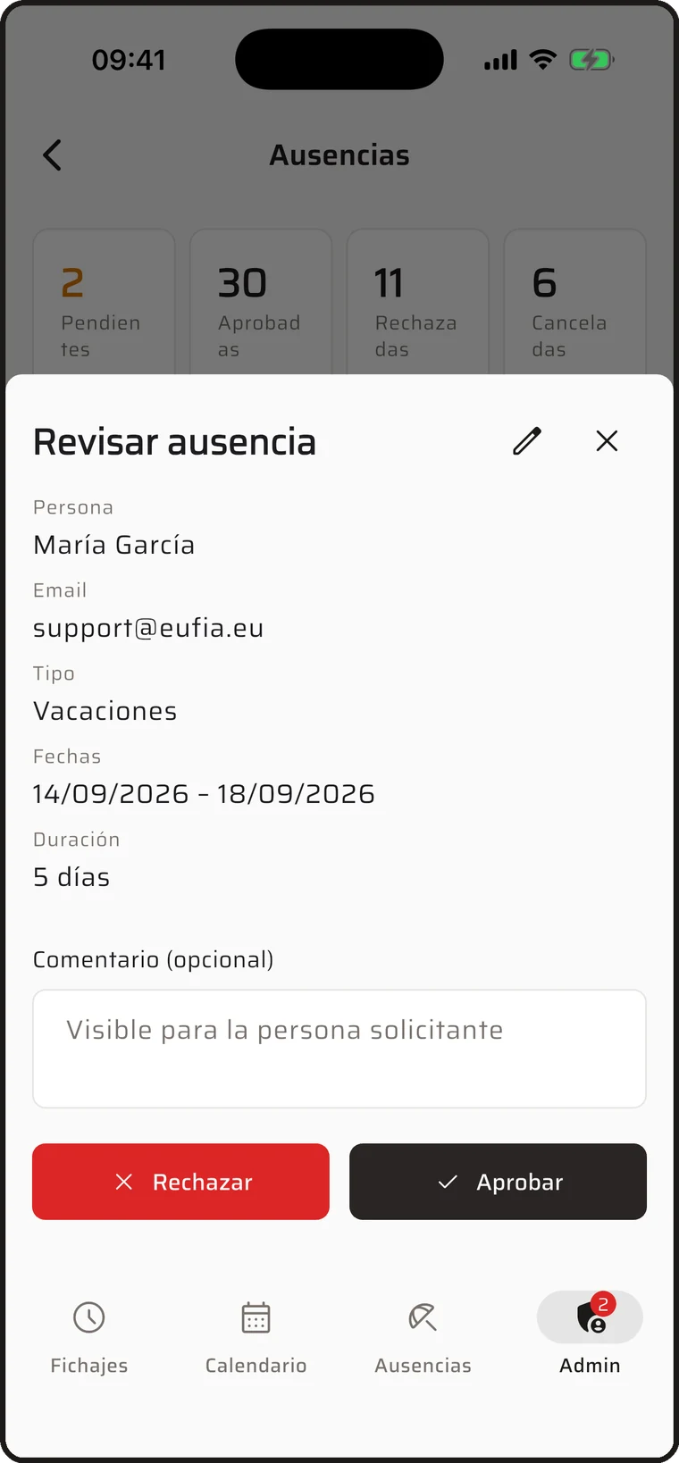Pantalla para revisar una ausencia con los botones Rechazar y Aprobar